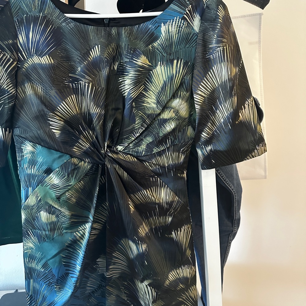 Chic Black and Green Patterned Dress